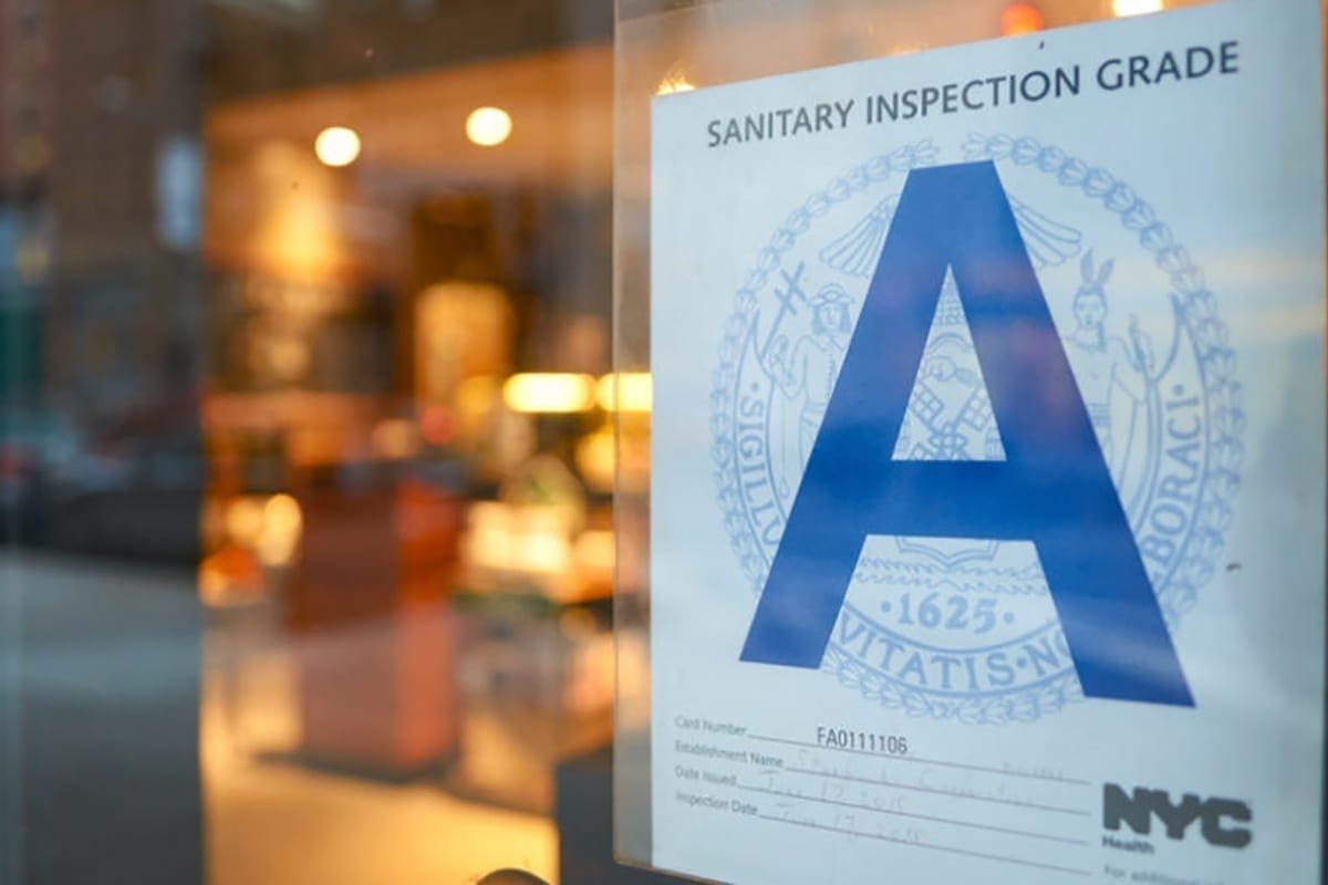 A guide to violations and integrated pest management strategies for restaurants.